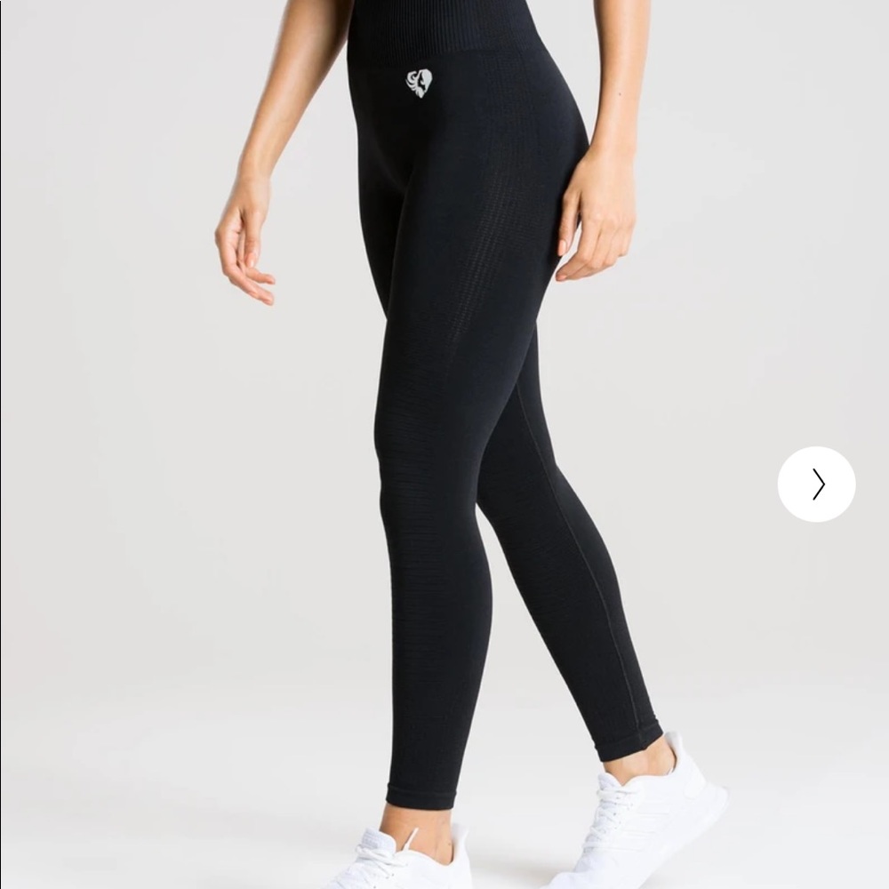 WOMEN’S BEST